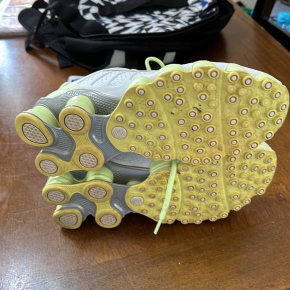 White and neon green Nike Shocks - Picture 5 of 5